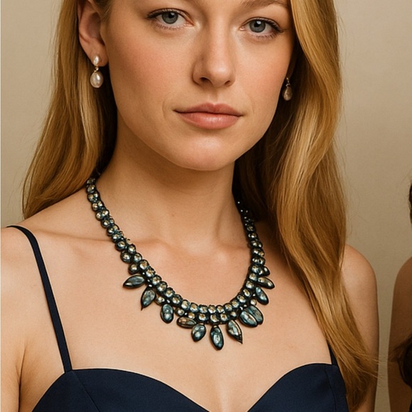 Elegant Blue and Silver crystal Necklace - Picture 1 of 6